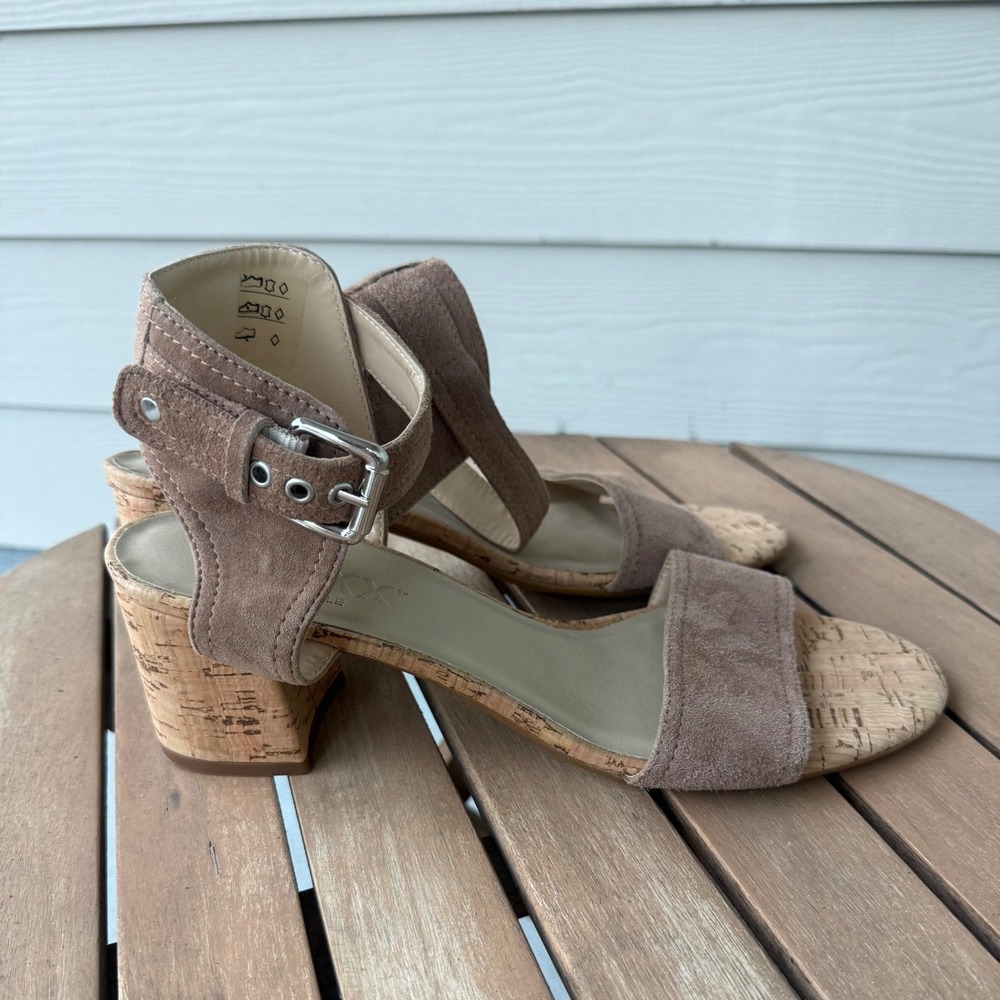 The Flexx Vera Pelle Taupe Suede Cork Block Heel Ankle Strap Sandals Size 41